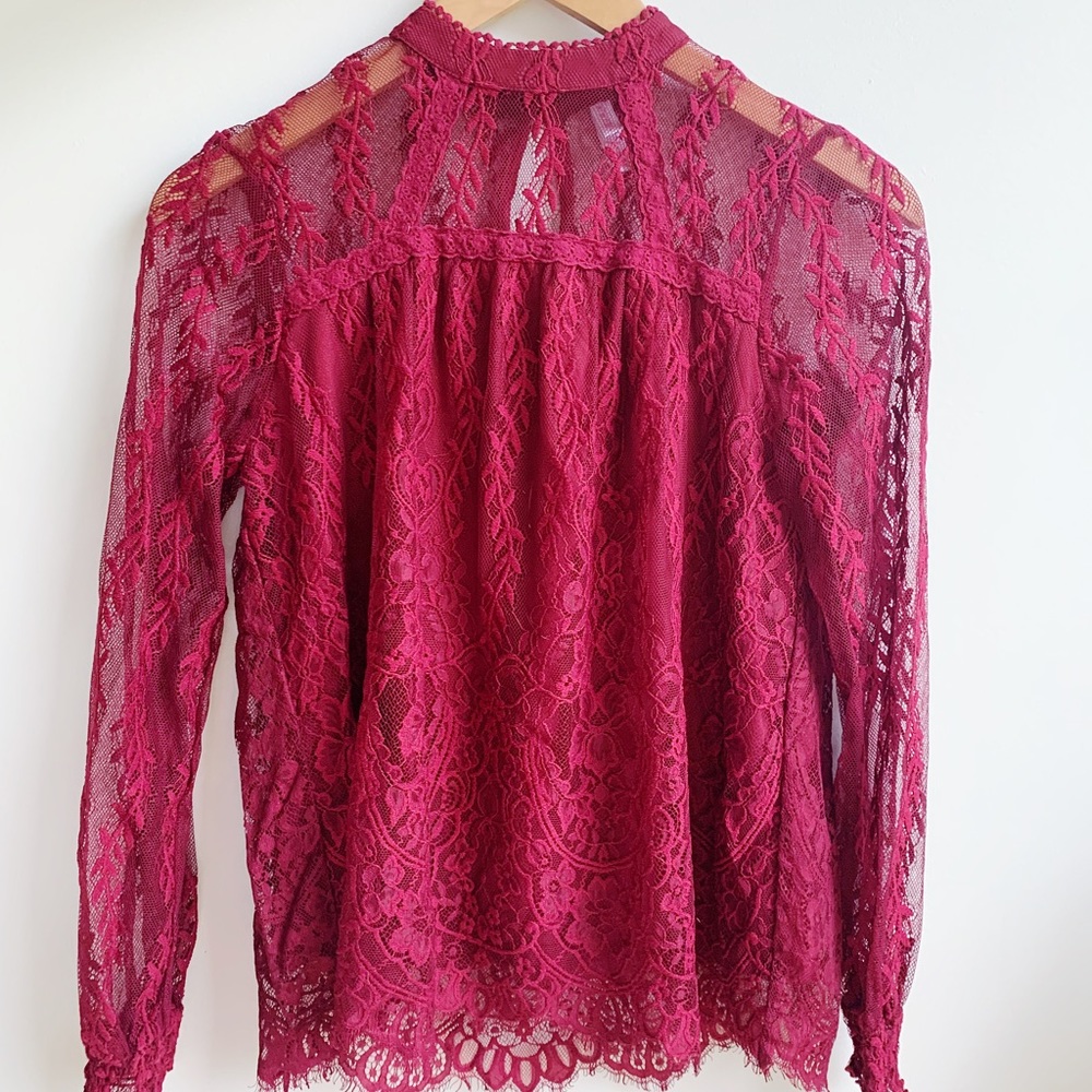 Xhilaration burgundy lace top XS
